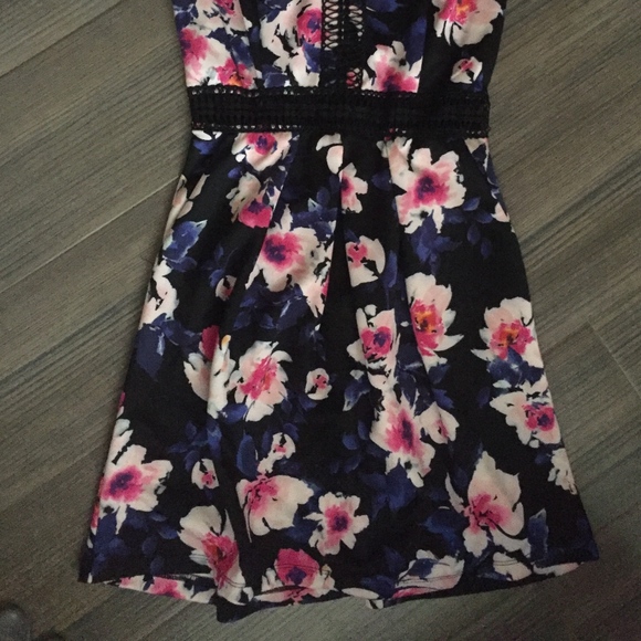 Floral dress - Picture 2 of 2